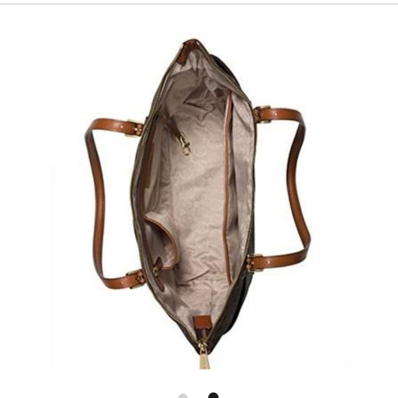 🔹️Michael Kors🔹️ JET SET EAST WEST ZIP TOP SIGNATURE TOTE ✨️🤎 - Picture 3 of 8